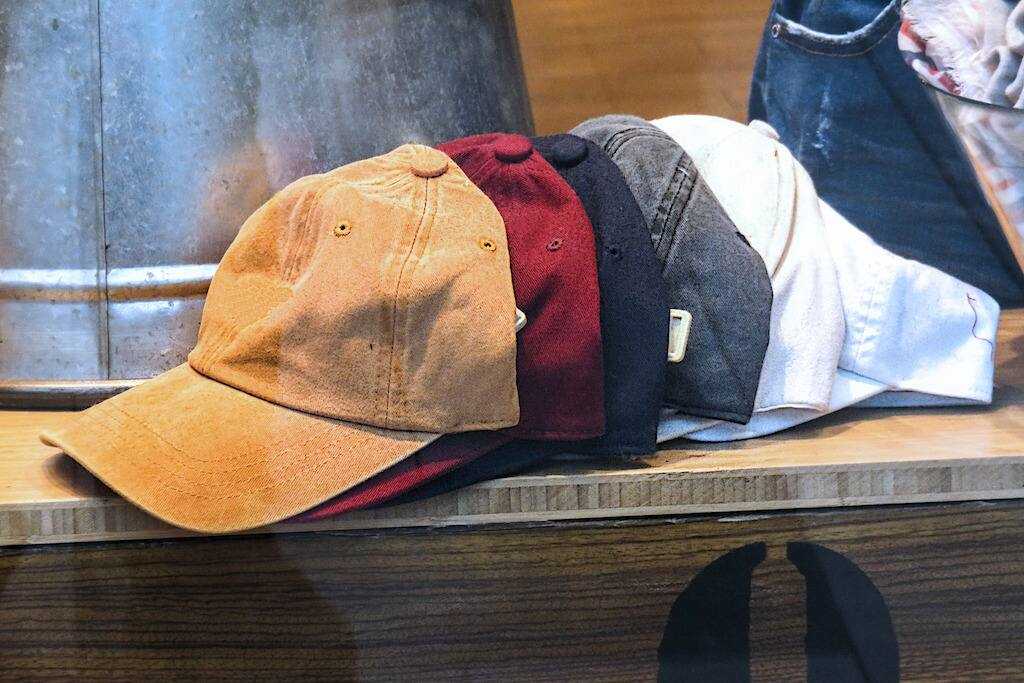 Cara Mencuci Topi Putih agar Awet