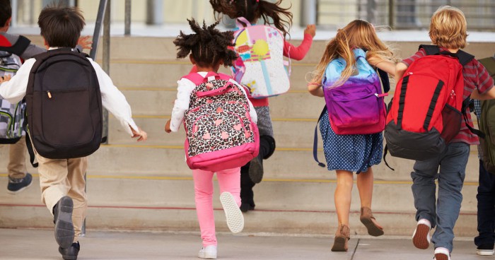 4 Tips Memilih Tas Sekolah untuk Anak Perempuan