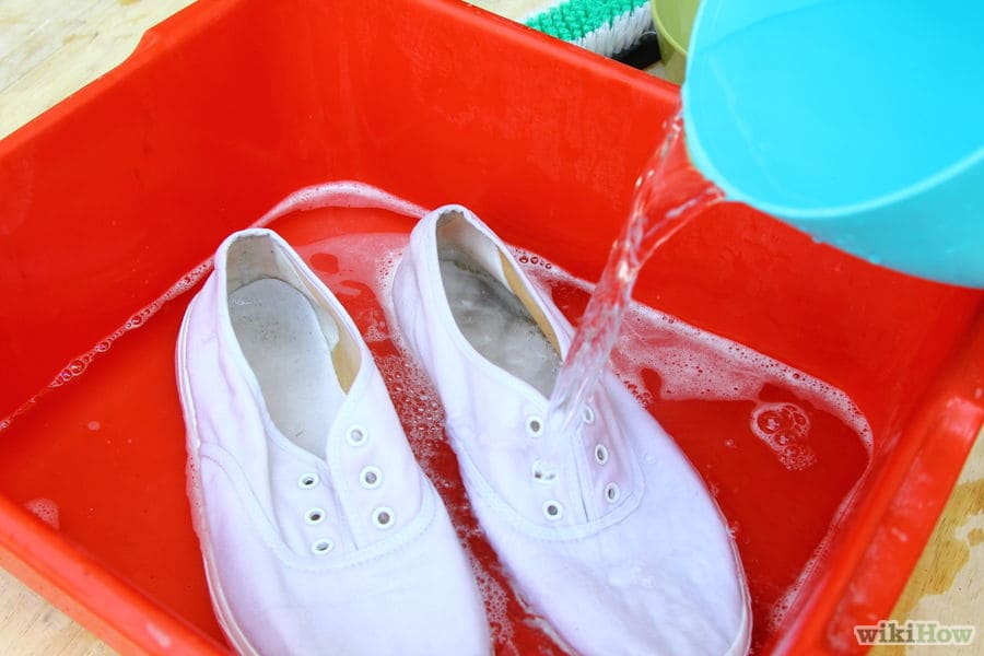 Jangan Salah, Ini Cara Cuci Sepatu Kanvas yang Tepat