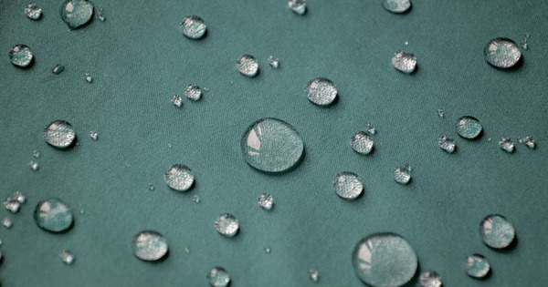 Perbedaan Antara Hydrophobic dan Weatherproof