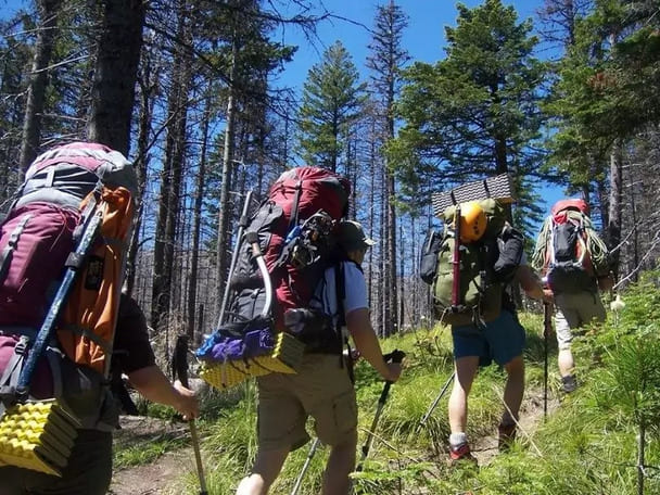 Rekomendasi 10 Merk Tas Gunung