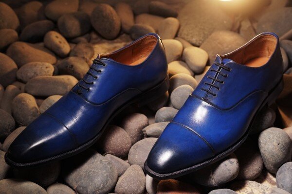 Sepatu All Black Bikin Kamu Percaya Diri